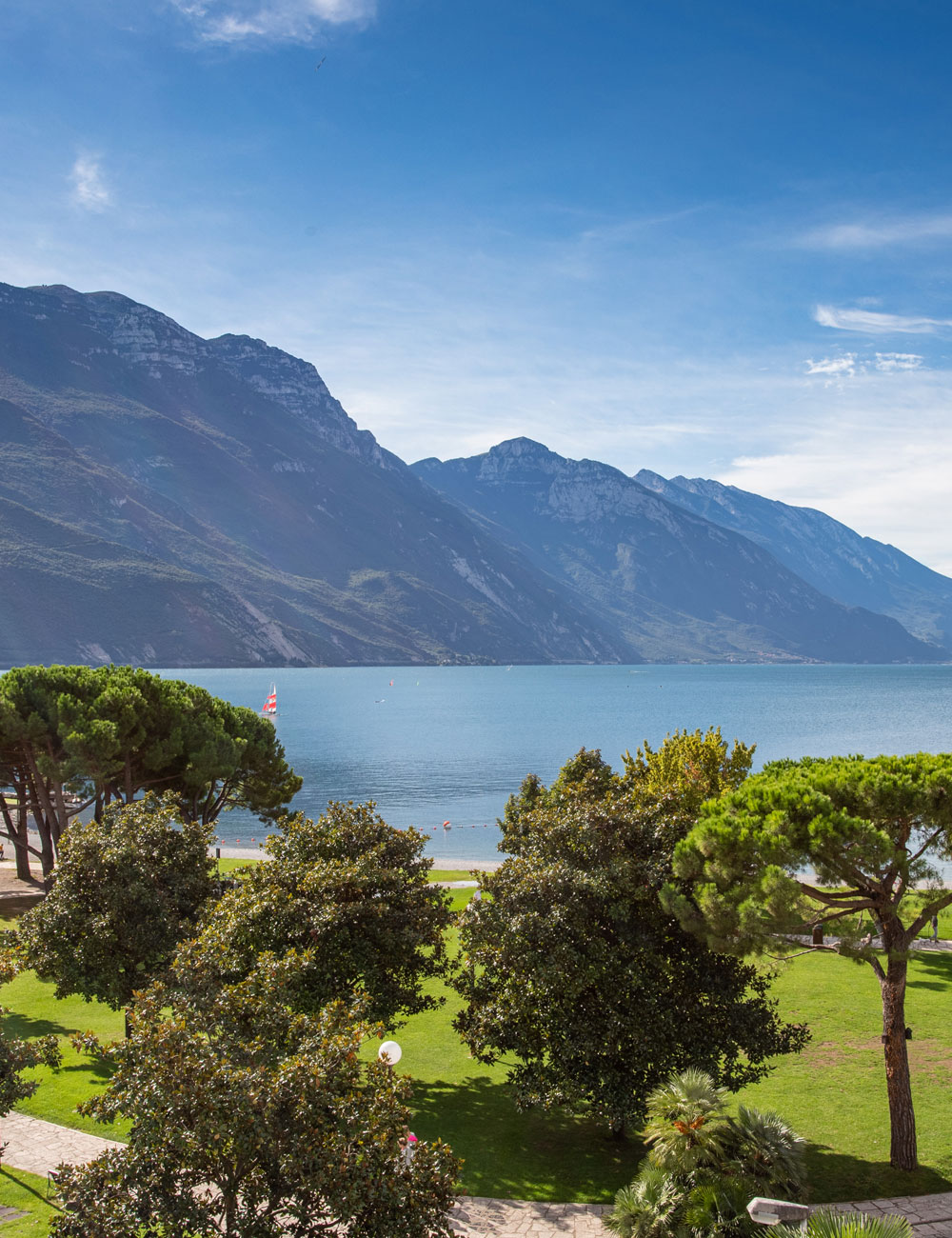 Hotel Bellariva 4-Sterne Riva del Garda – Direkt am See & Adults-Friendly Gastfreundschaft | Vorteile einer Direktbuchung