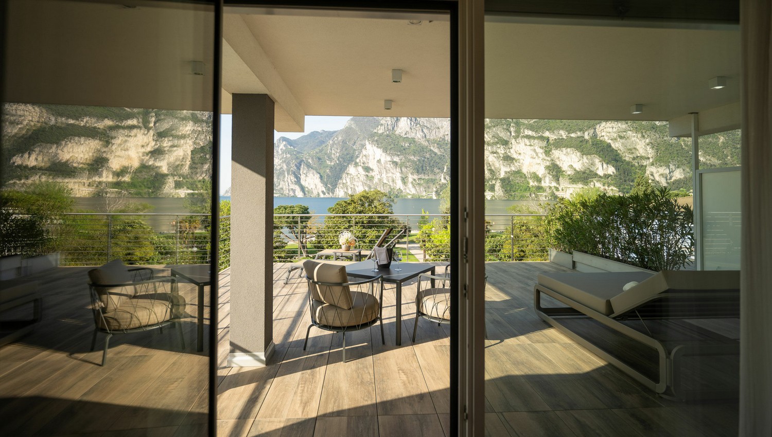 Executive Suite with lake view and terrace - Executive Suite with lake view and terrace