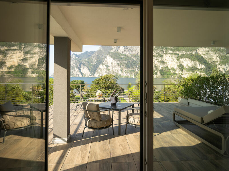 Executive Suite with lake view and terrace - Executive Suite with lake view and terrace