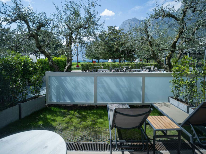 Superior Zimmer mit Balkon und teilweise Seeblick