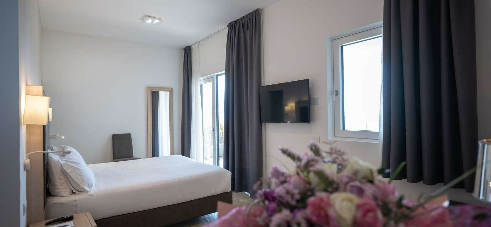 King Suite with lake view and large terrace