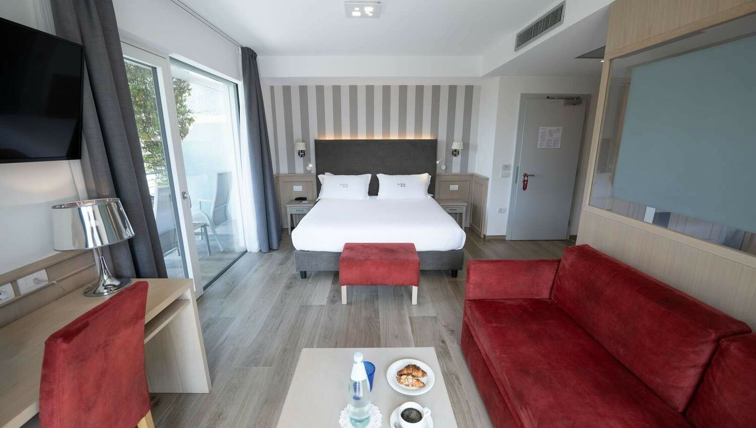 Deluxe Triple Room with lake view and double balcony - Perfetta per ospitare le famiglie
