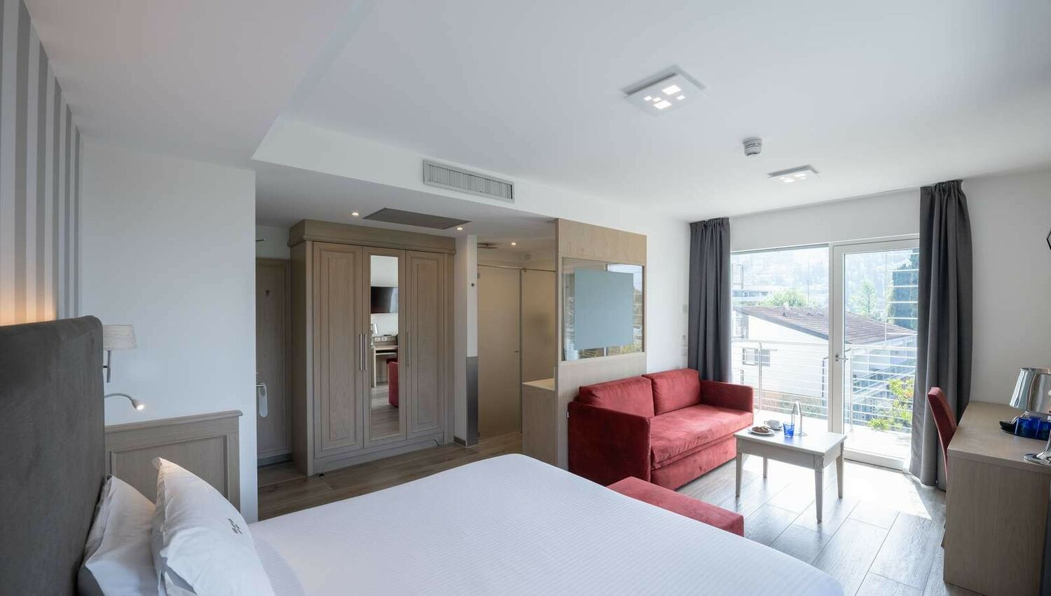 Deluxe Triple Room with lake view and double balcony - Perfetta per ospitare le famiglie
