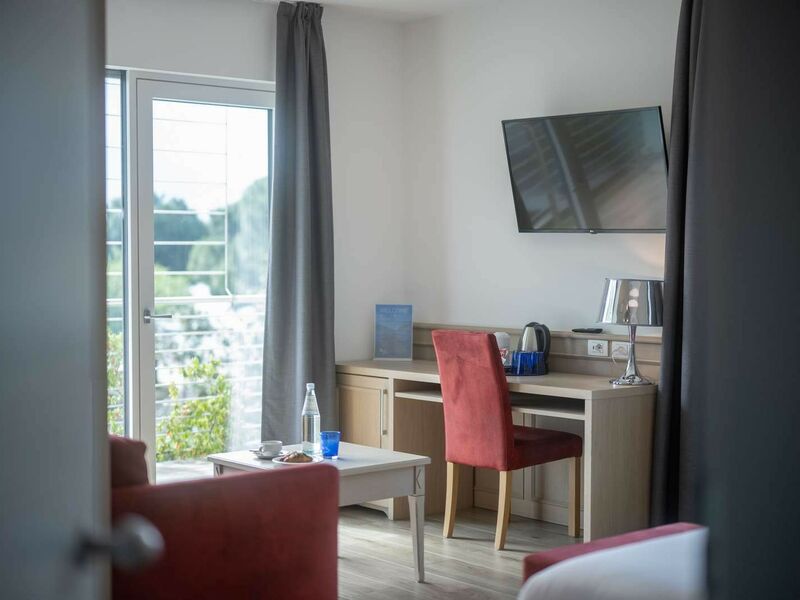 Deluxe Triple Room with lake view and double balcony