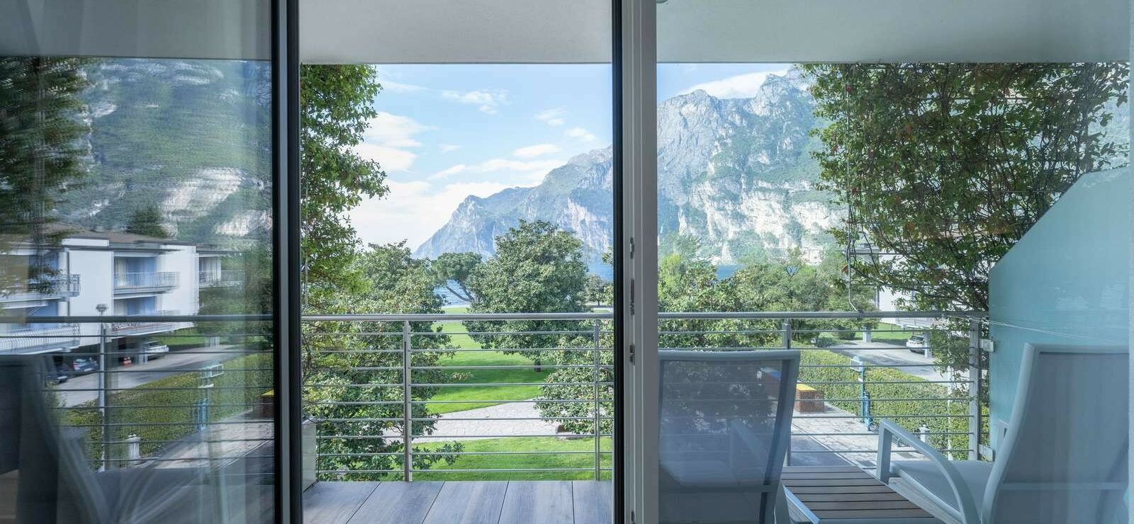 Deluxe Triple Room with lake view and double balcony