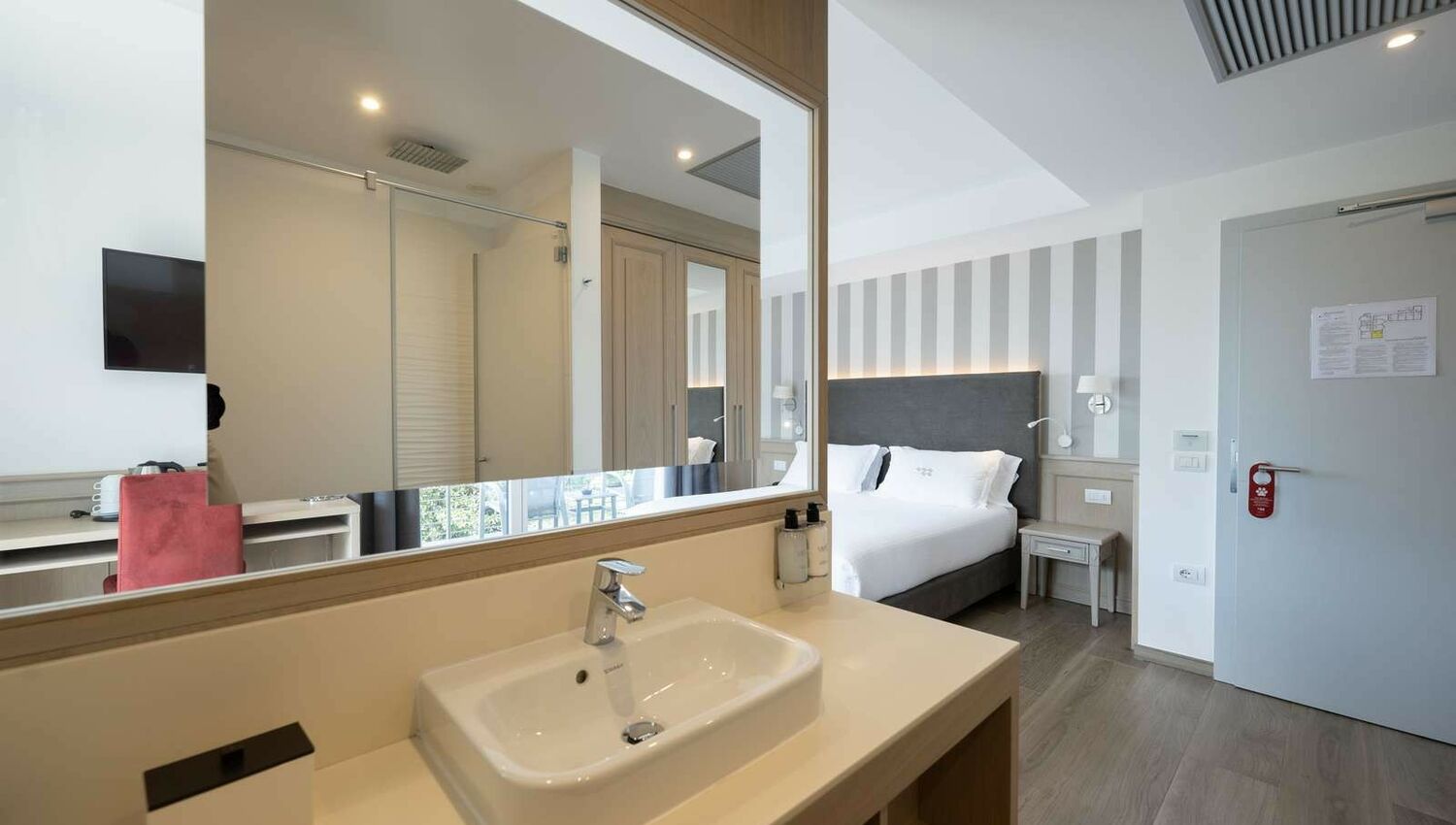 Deluxe Triple Room with lake view and double balcony - Perfetta per ospitare le famiglie