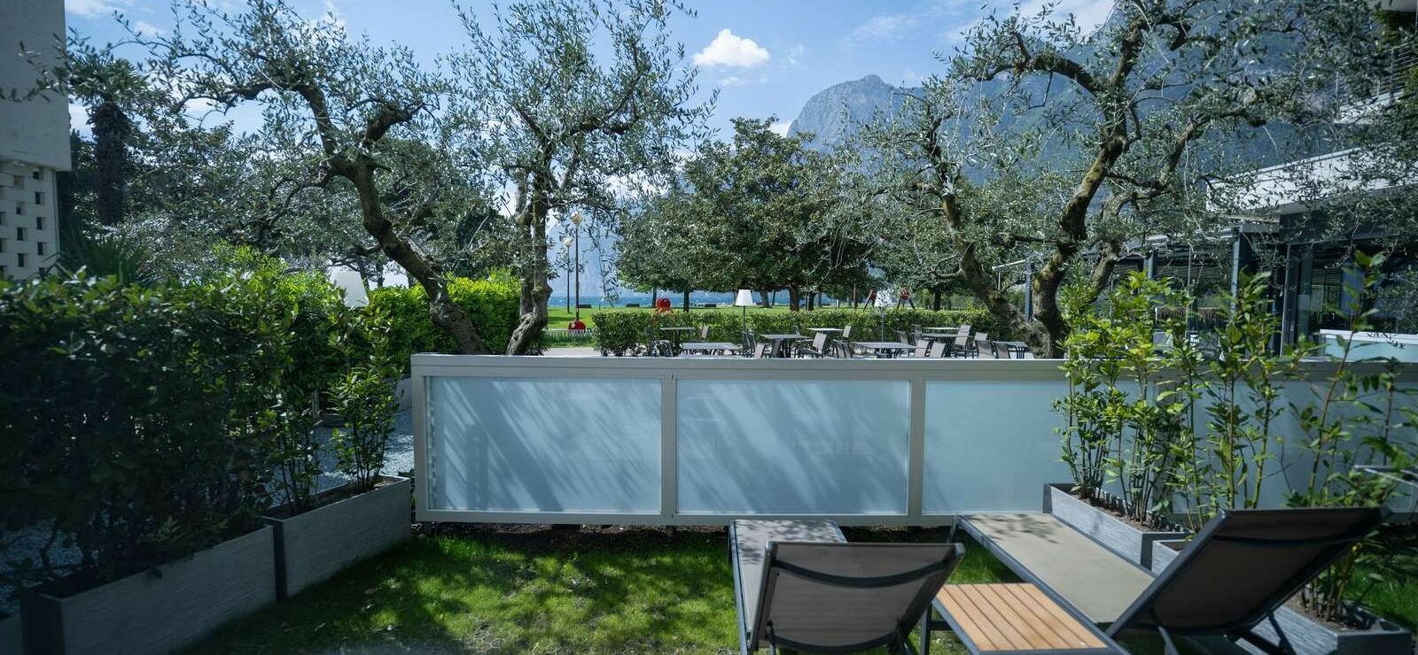 Superior Ground Floor with terrace overlooking the beach