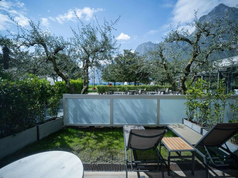 Superior Ground Floor with terrace overlooking the beach