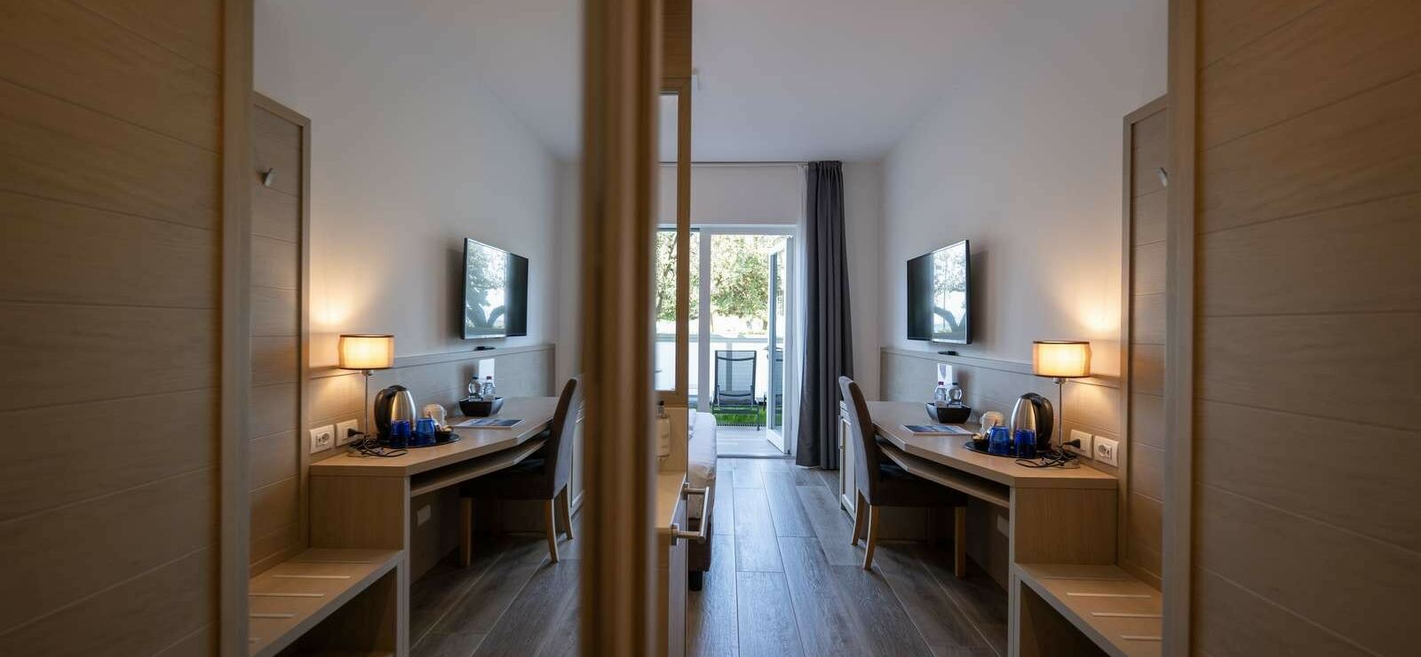 Superior Ground Floor with terrace overlooking the beach