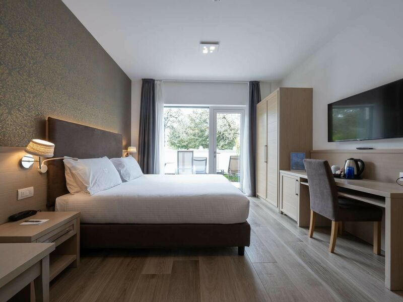 Superior Ground Floor with terrace overlooking the beach