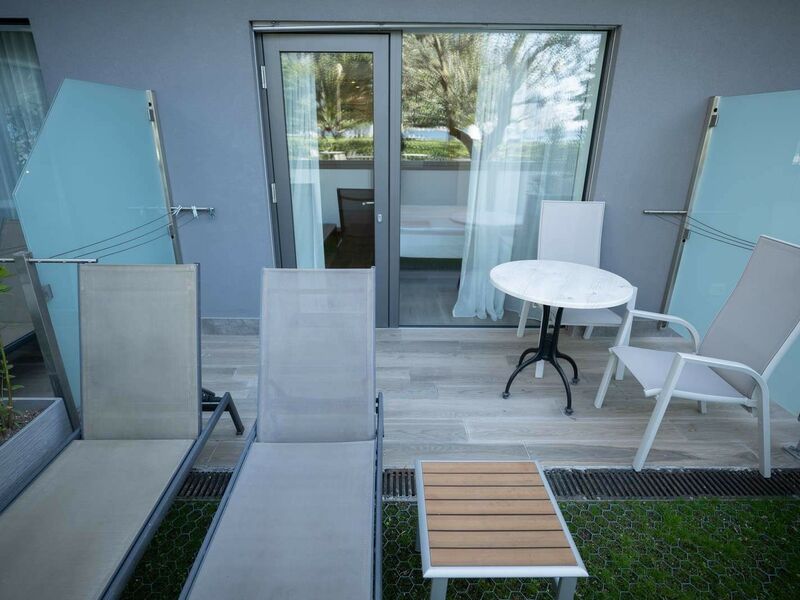 Superior Ground Floor with terrace overlooking the beach