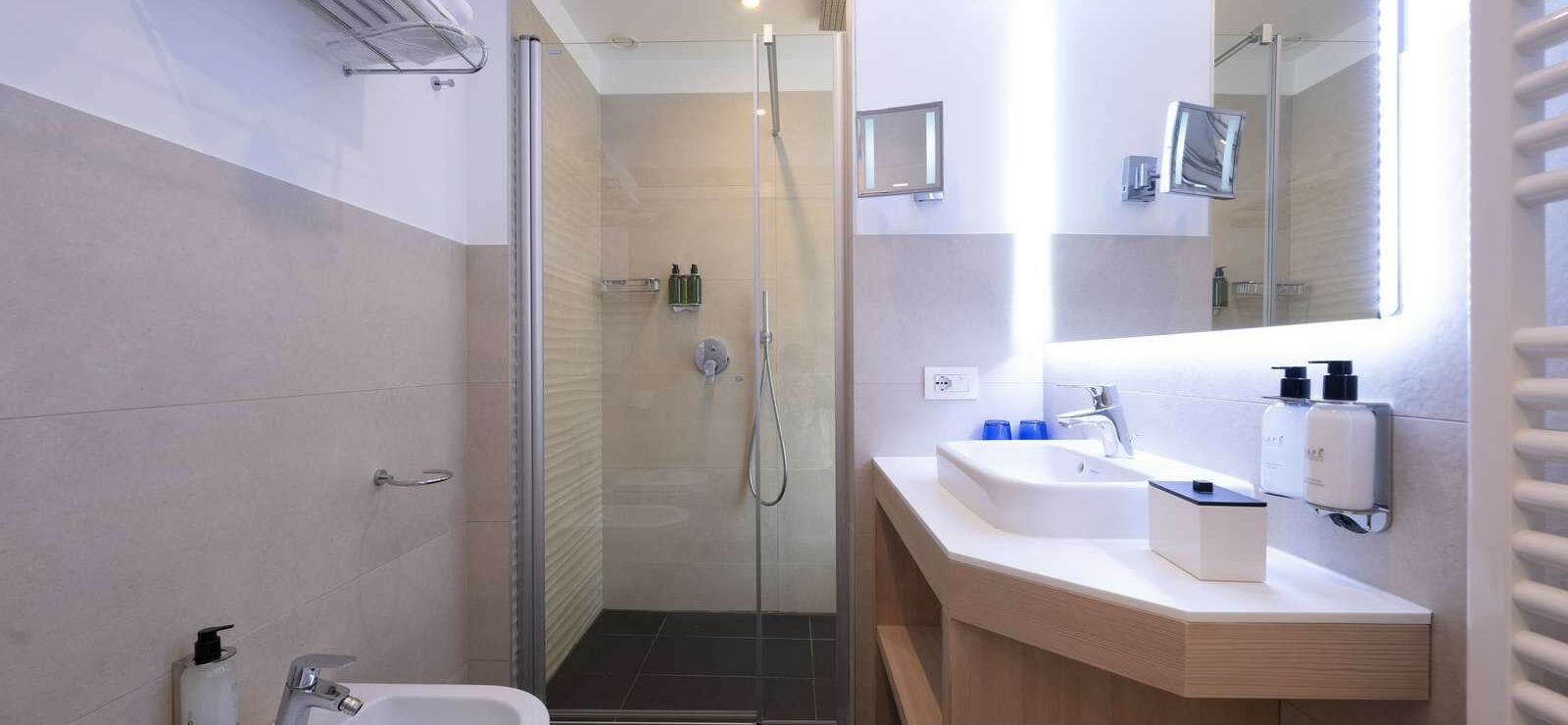 Superior Room with balcony and partial lake view