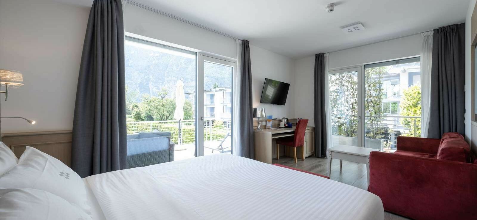 Junior Suite with lake view and terrace