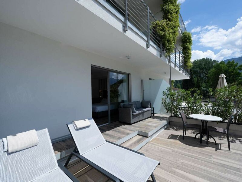 Junior Suite with lake view and terrace - Junior Suite with lake view and terrace