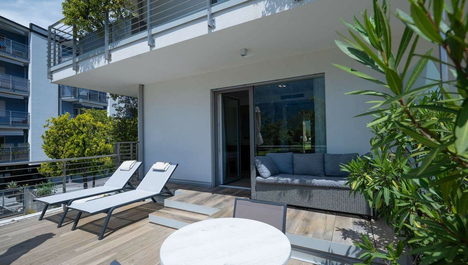 Junior Suite with lake view and terrace - Junior Suite with lake view and terrace