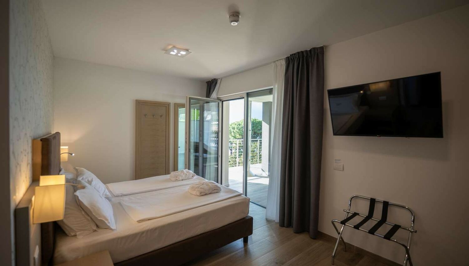 Executive Suite with lake view and terrace - Executive Suite with lake view and terrace