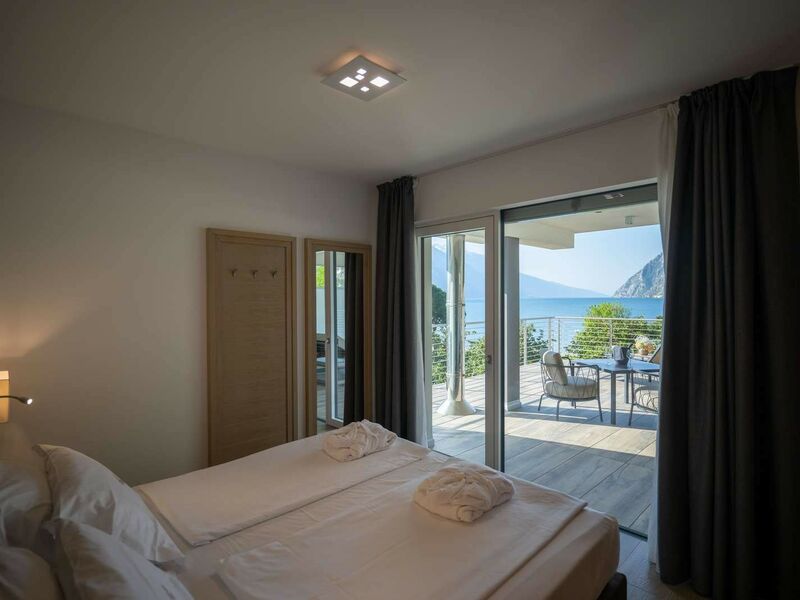 Executive Suite with lake view and terrace - Executive Suite with lake view and terrace
