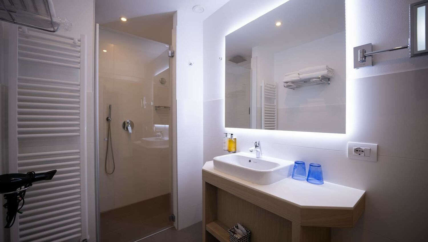 Executive Suite with lake view and terrace - Executive Suite with lake view and terrace
