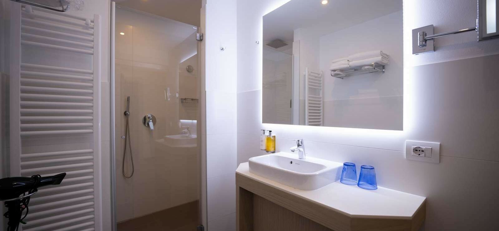 Executive Suite with lake view and terrace