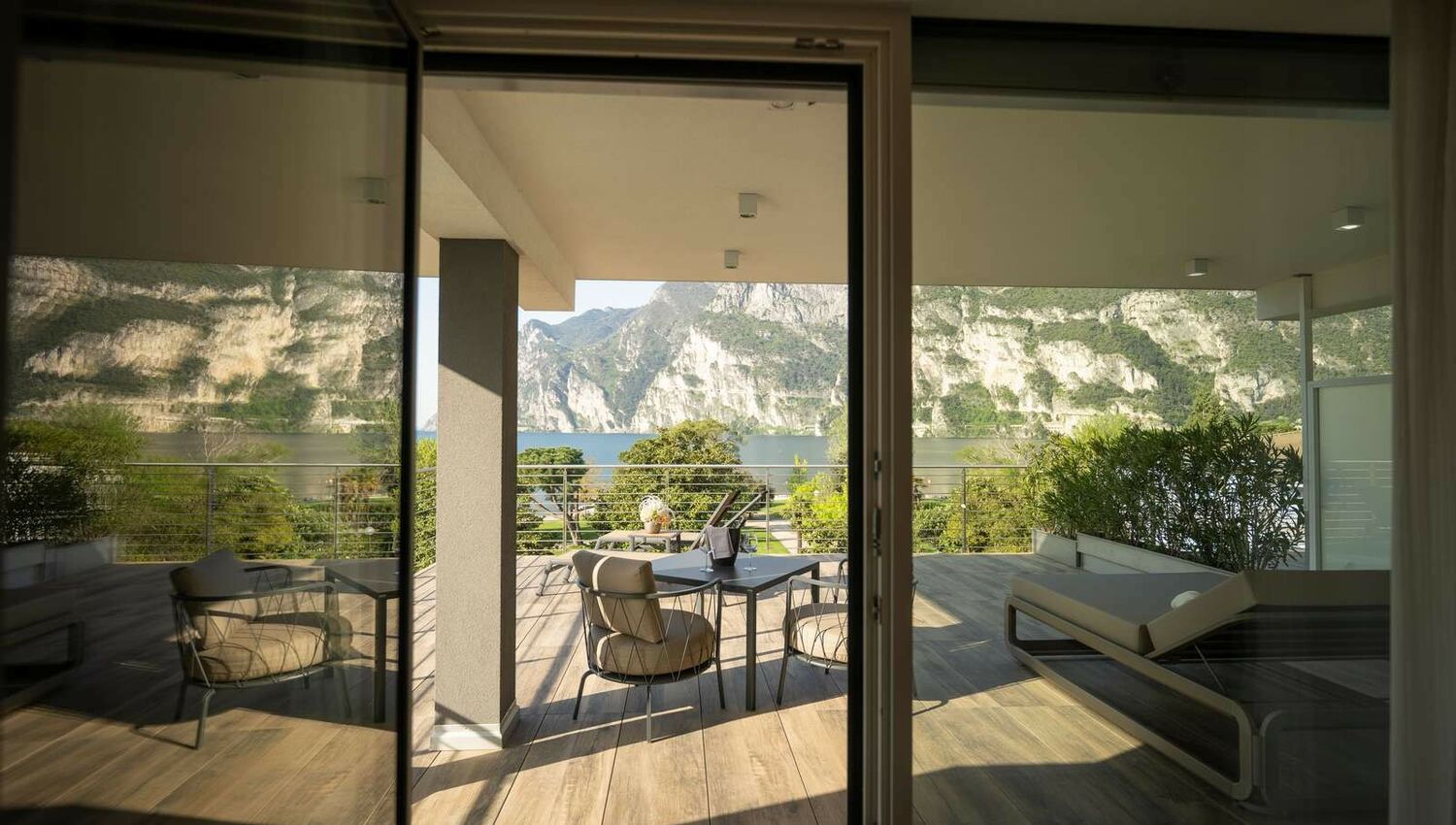Executive Suite with lake view and terrace - Executive Suite with lake view and terrace