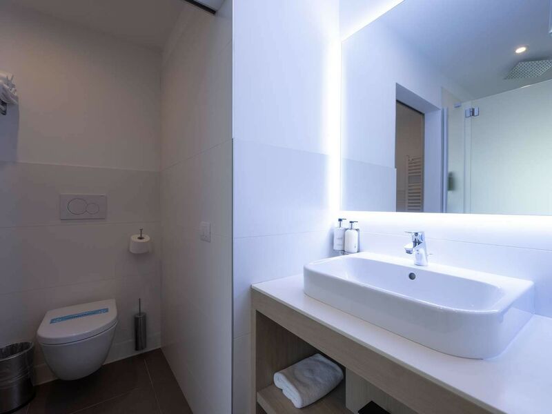 Deluxe Room with Balcony and Lake View