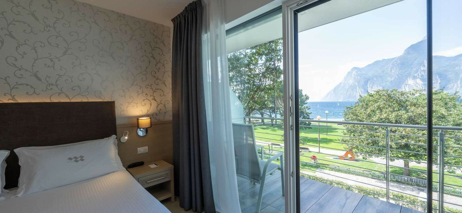 Deluxe Room with Balcony and Lake View
