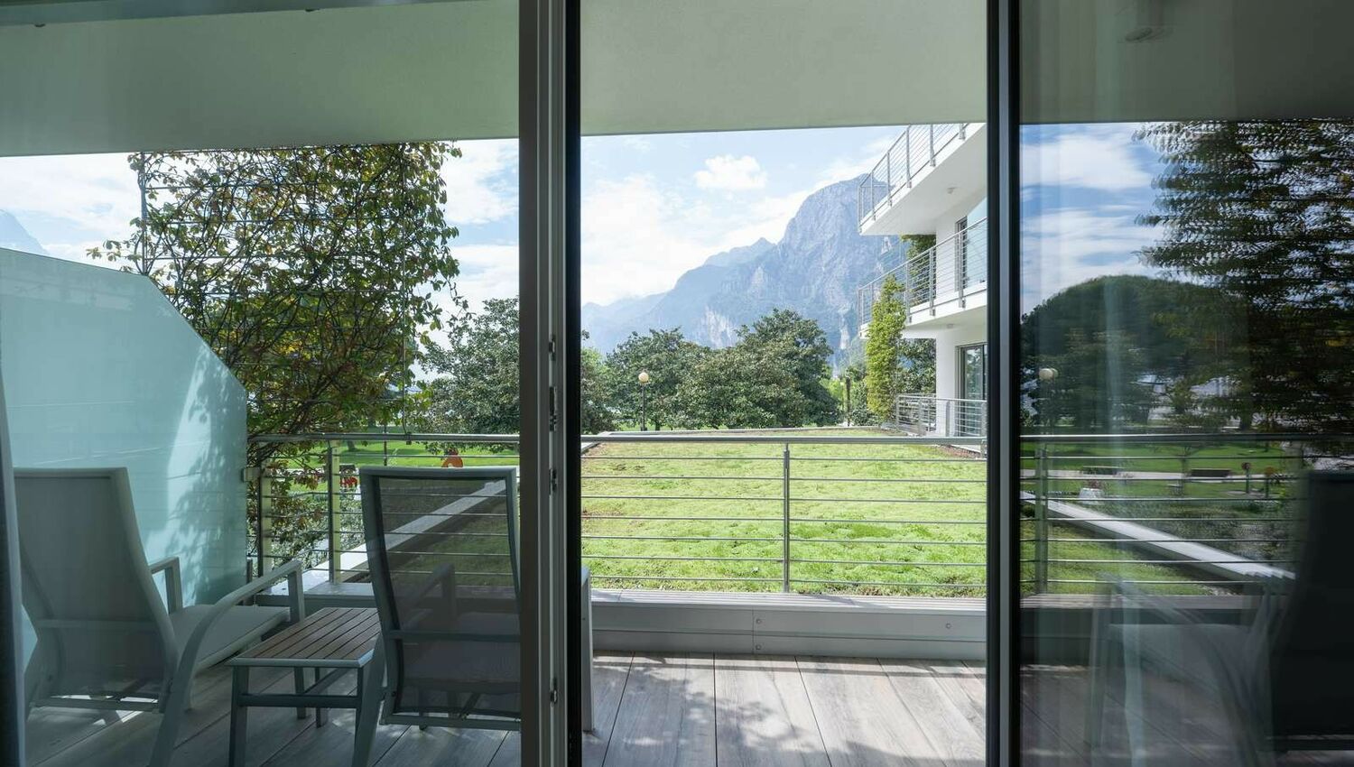 Deluxe Room with Balcony and Lake View - Deluxe Room with Balcony and Lake View